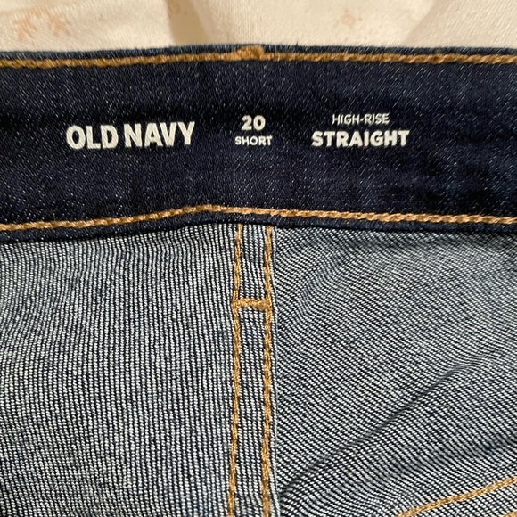 Women's Old Navy High Rise Straight Jeans - Short Length - Picture 7 of 7